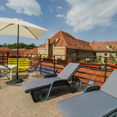 Rooftop Central Apartment Brasov Ngoại thất bức ảnh